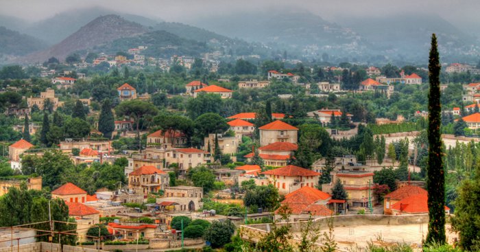 المطبّات كثيرة وصوَر المرشحين أقلّ عكار الأبيّة... "الحزب" يدفع ومستقبلنا طار