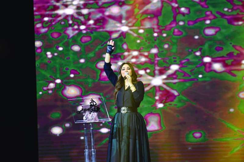 اليسا و تامر حسني يتشاركان سهرة من العمر في حفل صاخب بالكويت