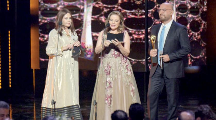 رونزا لـ «الشرق الأوسط» : العالم الأكاديمي أبعدني عن المسرح