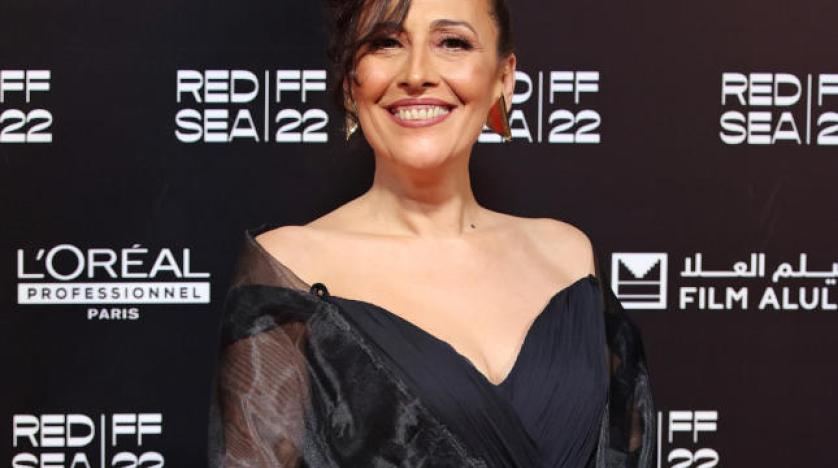 جوليا قصارللشرق الاوسط : إبداع الفنان اللبناني يولد من رحم المعاناة .. الأمل رسالة فيلمها «ع مفرق الطريق»