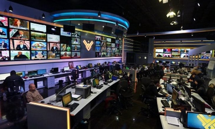 من قناة المنار والجيش الإلكتروني إلى مزارع الذباب والتحالفات الرقمية: حزب الله أصبح لاعباً مهماً في الفضاء العالمي