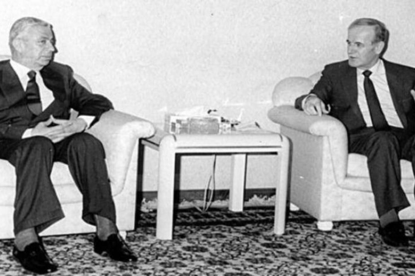 الرئاسة في بعبدا والقرار من دمشق ... إلياس الهراوي... عهود ما بعد الطائف