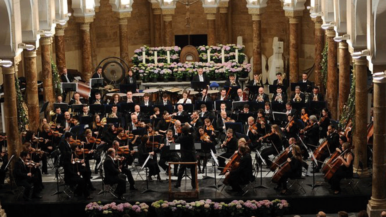 بيروت ترنّم في شهر الأعياد.. وتنشئة موسيقية في بيئات فقيرة