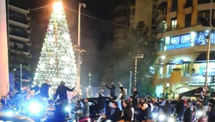 مئة دراجة غزت قرية ساحة ساسين الميلادية .. إستفزّت تراتيل الأشرفية الغزاة فهتفوا باسمِ السلاجقة ضد بيزنطيا (نوال نصر - نداء الوطن)