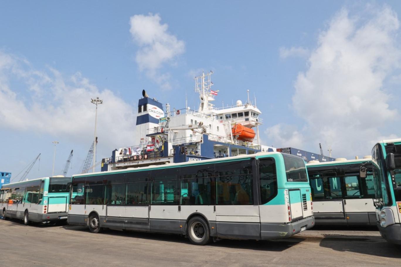 التنقلات ترهق كاهل الموظفين والطلاب.. والباصات الفرنسية «يا فرحة ما تمت»