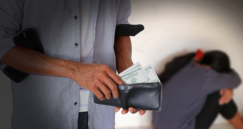 إيكونوميست: الأزمات الاقتصادية في لبنان تدفع عائلات لإرسال أطفالها إلى دور الأيتام ولا تملك المال لزيارتهم