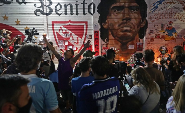 انتهاء التحقيق بوفاة مارادونا : المحاكمة لبعض افراد الطاقم الطبي بتهمة القتل غير المتعمد