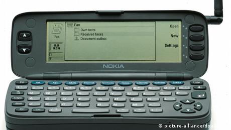 ما هي أولى الهواتف الذكية التي ظهرت قبل 25 عاما"