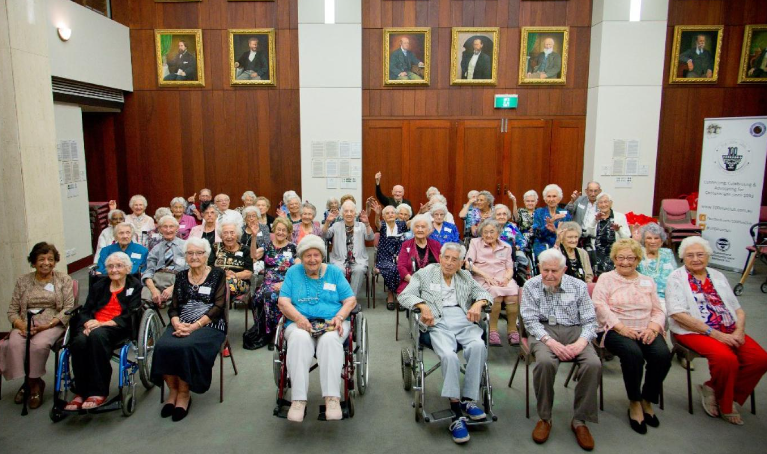 ارتفاع نسبة المعمرين حول العالم... بهجة للأحفاد وصدمة للحكومات