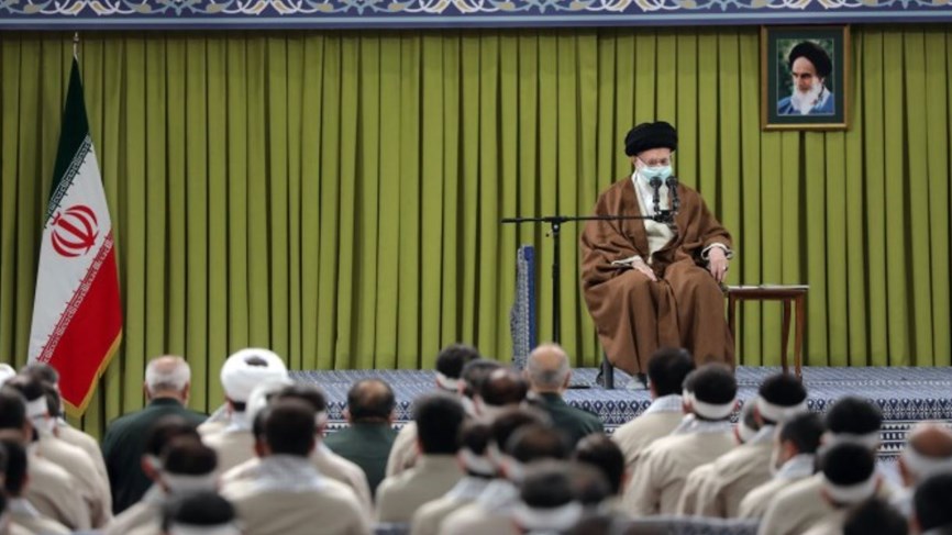 أخي لا يستمع إلى صوت الشعب .. شقيقة خامنئي توجه انتقادا حادا للنظام الإيراني